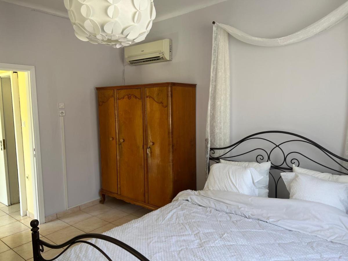 CorinthYiayia Katina'S Houseアパートメント エクステリア 写真