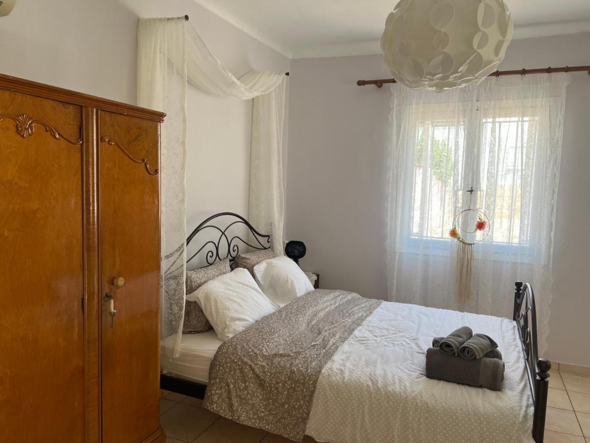 CorinthYiayia Katina'S Houseアパートメント エクステリア 写真